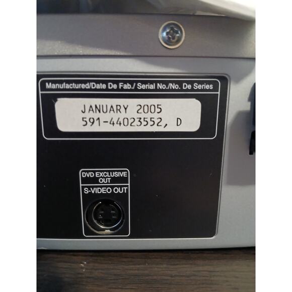 Zenith XBV443 DVD VCR Combo Player - Picture 11 of 12